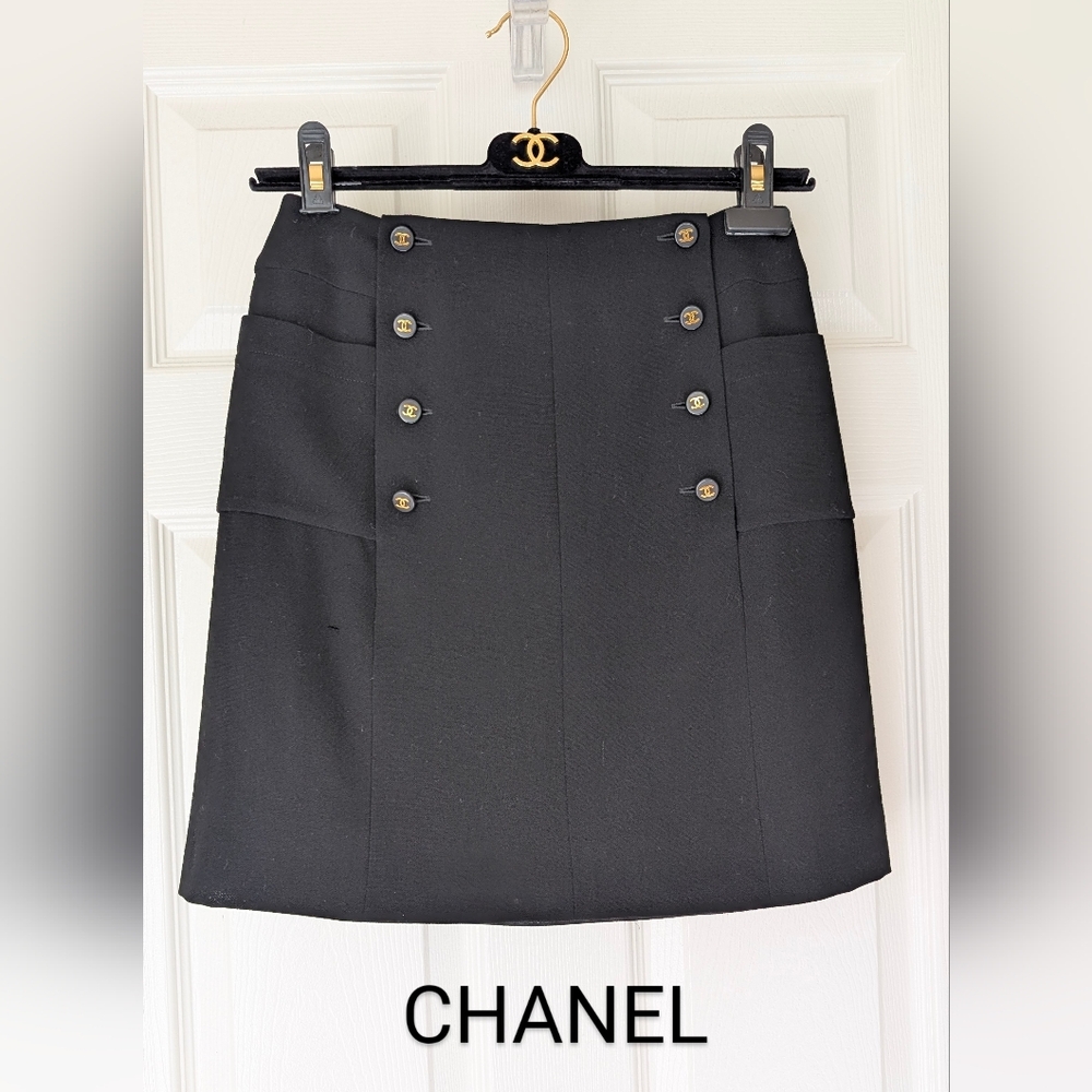 CHANEL RARE Black Mini Skirt with Logo Button Accents French Sz 38